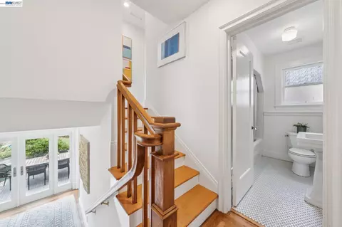 Entry Way - 847 Peralta Ave, Berkeley, CA 94707 photo 4 of 4