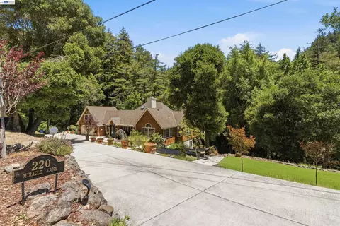 220 Miracle Ln, Santa Cruz, CA 95060