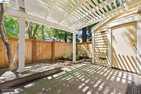 Exterior - 709 Center Ave, Martinez, CA 94553 photo 3 of 9