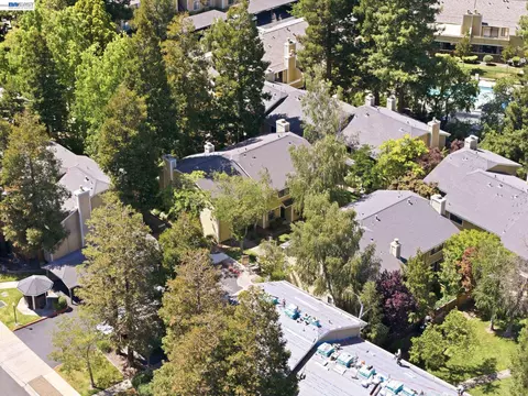 View/Area - 709 Center Ave, Martinez, CA 94553 photo 5 of 6