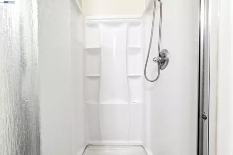 Bath - 709 Center Ave, Martinez, CA 94553 photo 4 of 6