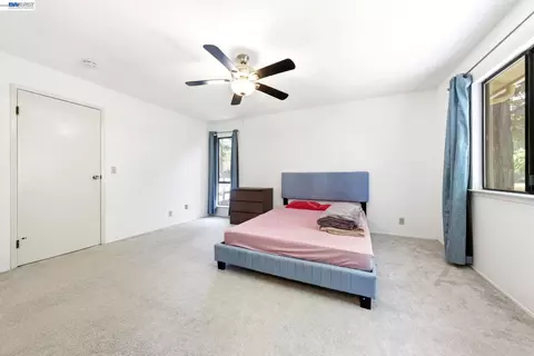 Bedroom - 709 Center Ave, Martinez, CA 94553 photo 4 of 6