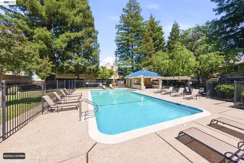 Exterior - 709 Center Ave, Martinez, CA 94553 photo 8 of 9