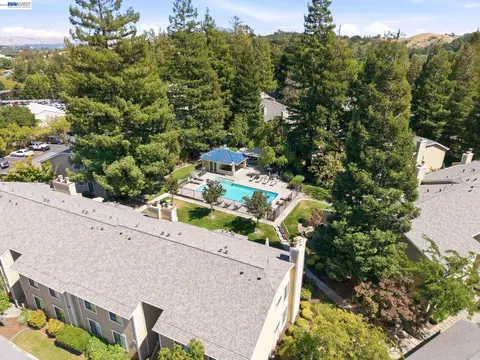 View/Area - 709 Center Ave, Martinez, CA 94553 photo 3 of 6