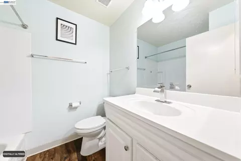 Bath - 709 Center Ave, Martinez, CA 94553 photo 5 of 6