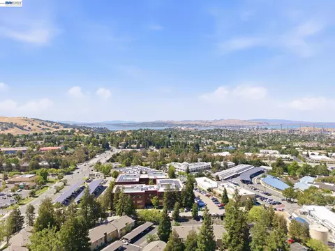View/Area - 709 Center Ave, Martinez, CA 94553 photo 4 of 6