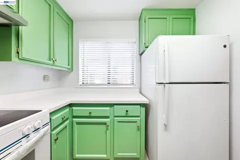 Kitchen - 709 Center Ave, Martinez, CA 94553 photo 3 of 3