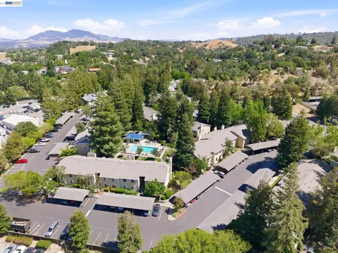 View/Area - 709 Center Ave, Martinez, CA 94553 photo 2 of 6