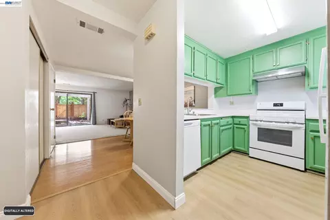 Entry Way - 709 Center Ave, Martinez, CA 94553 photo 1 of 1