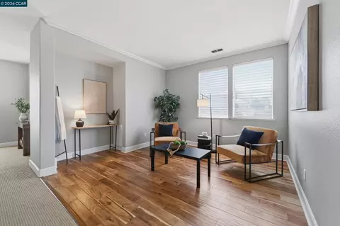 Living - 6122 Ashwell Way, Vallejo, CA 94591 photo 8 of 8