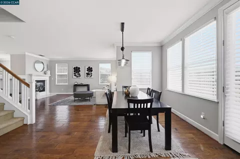 Dining - 6122 Ashwell Way, Vallejo, CA 94591 photo 6 of 6