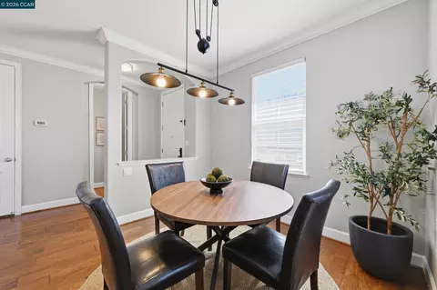 Dining - 6122 Ashwell Way, Vallejo, CA 94591 photo 3 of 6