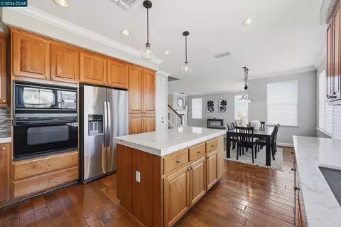 Kitchen - 6122 Ashwell Way, Vallejo, CA 94591 photo 5 of 7