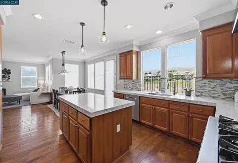 Kitchen - 6122 Ashwell Way, Vallejo, CA 94591 photo 2 of 7