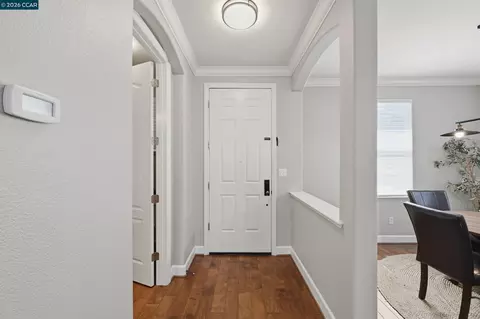 Entry Way - 6122 Ashwell Way, Vallejo, CA 94591 photo 2 of 3