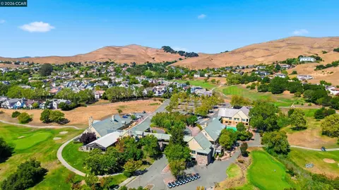View/Area - 6122 Ashwell Way, Vallejo, CA 94591 photo 3 of 9