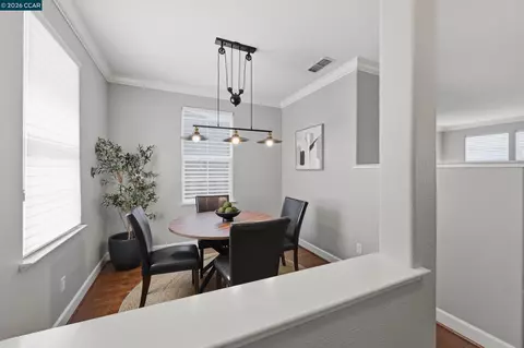 Dining - 6122 Ashwell Way, Vallejo, CA 94591 photo 2 of 4