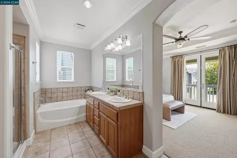 Bath - 6122 Ashwell Way, Vallejo, CA 94591 photo 4 of 4