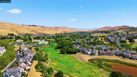 View/Area - 6122 Ashwell Way, Vallejo, CA 94591 photo 2 of 9