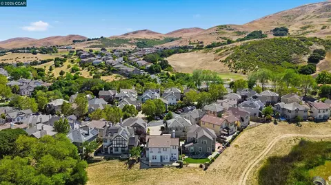 View/Area - 6122 Ashwell Way, Vallejo, CA 94591 photo 1 of 9