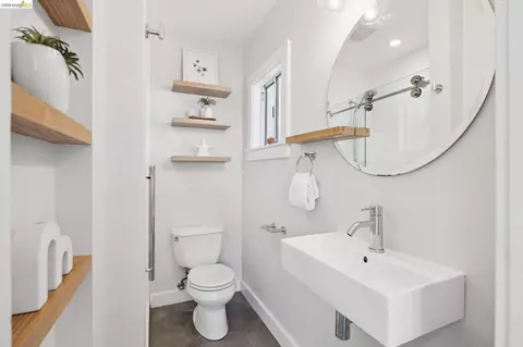 Bath - 1409 66th St, Berkeley, CA 94702 photo 1 of 4