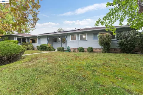 Exterior - 1804 Sereno Dr, Vallejo, CA 94589 photo 3 of 14