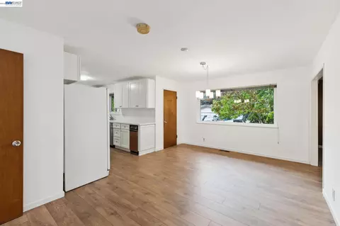 Living - 1804 Sereno Dr, Vallejo, CA 94589 photo 3 of 17