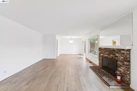Living - 1804 Sereno Dr, Vallejo, CA 94589 photo 7 of 17