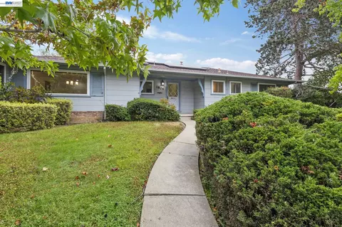 Exterior - 1804 Sereno Dr, Vallejo, CA 94589 photo 4 of 14