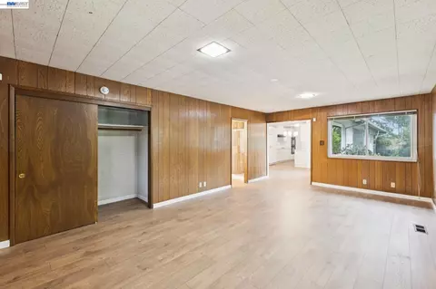 Living - 1804 Sereno Dr, Vallejo, CA 94589 photo 16 of 17