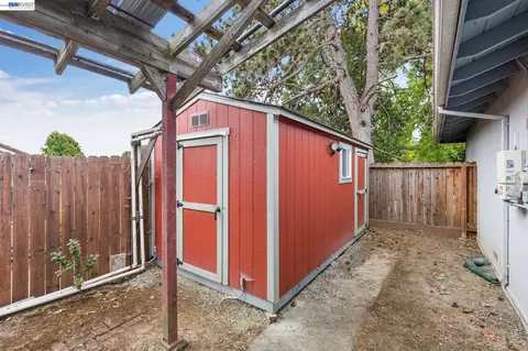 Exterior - 1804 Sereno Dr, Vallejo, CA 94589 photo 14 of 14