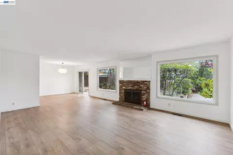 Living - 1804 Sereno Dr, Vallejo, CA 94589 photo 6 of 17
