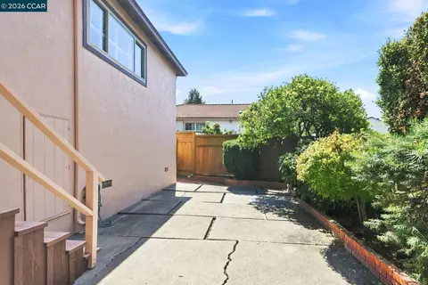Exterior - 13933 Velarde Dr, San Leandro, CA 94578 photo 4 of 5