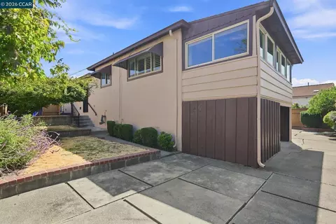 Exterior - 13933 Velarde Dr, San Leandro, CA 94578 photo 3 of 5