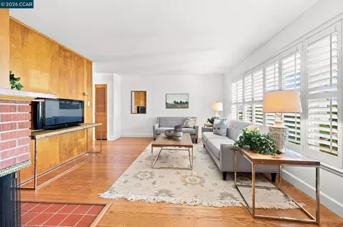 Living - 13933 Velarde Dr, San Leandro, CA 94578 photo 3 of 3