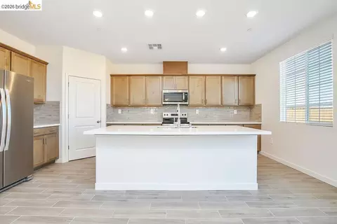 Kitchen - 516 Spruce Way, Oakley, CA 94561 photo 1 of 5