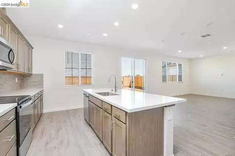 Kitchen - 516 Spruce Way, Oakley, CA 94561 photo 5 of 5