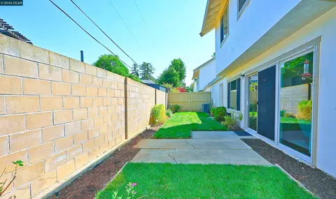 Exterior - 4836 Boxer Blvd, Concord, CA 94521 photo 4 of 7