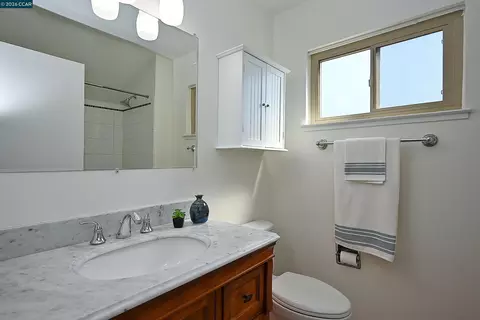 Bath - 4836 Boxer Blvd, Concord, CA 94521 photo 5 of 5