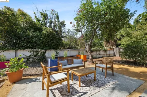 Exterior - 1057 Tuolumne St, Vallejo, CA 94590 photo 4 of 17