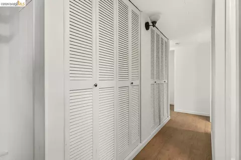 Entry Way - 1057 Tuolumne St, Vallejo, CA 94590 photo 6 of 6