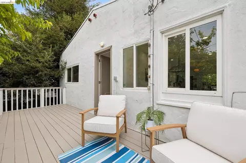 Exterior - 1057 Tuolumne St, Vallejo, CA 94590 photo 1 of 17