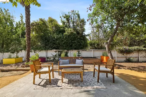 Exterior - 1057 Tuolumne St, Vallejo, CA 94590 photo 5 of 17