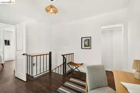 Entry Way - 1057 Tuolumne St, Vallejo, CA 94590 photo 4 of 6