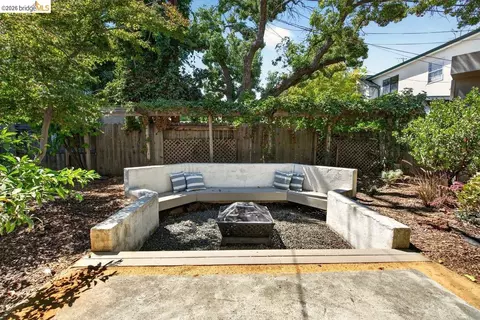 Exterior - 1057 Tuolumne St, Vallejo, CA 94590 photo 16 of 17