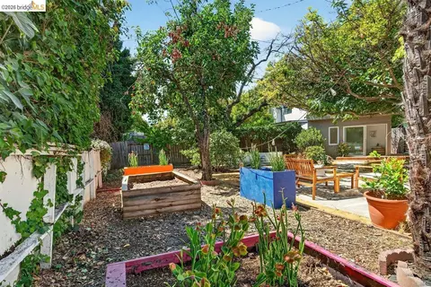 Exterior - 1057 Tuolumne St, Vallejo, CA 94590 photo 14 of 17