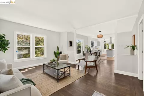 Living - 1057 Tuolumne St, Vallejo, CA 94590 photo 5 of 5