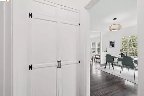 Entry Way - 1057 Tuolumne St, Vallejo, CA 94590 photo 2 of 6