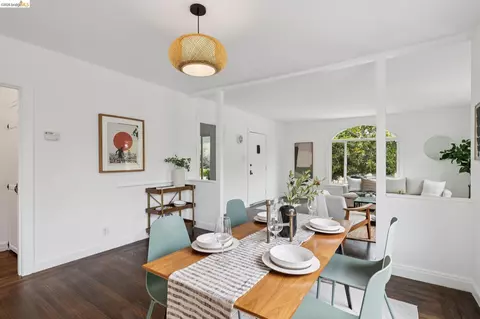 Dining - 1057 Tuolumne St, Vallejo, CA 94590 photo 4 of 6