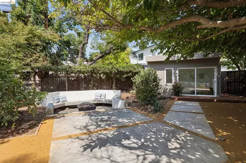 Exterior - 1057 Tuolumne St, Vallejo, CA 94590 photo 9 of 17